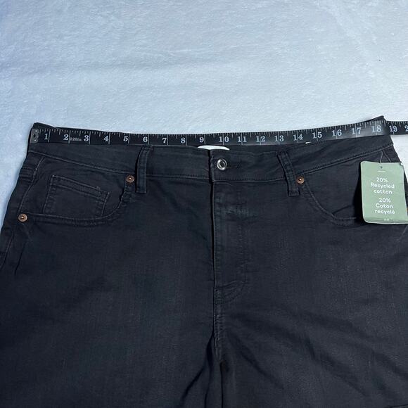 H&M High Waist Stretch Denim Shorts Size 18 NEW Casual Summer Festival Neutral - Picture 7 of 9